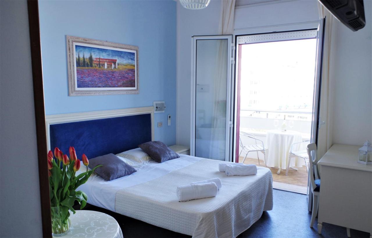 Golf & Beach Hotel Морской Милан Экстерьер фото