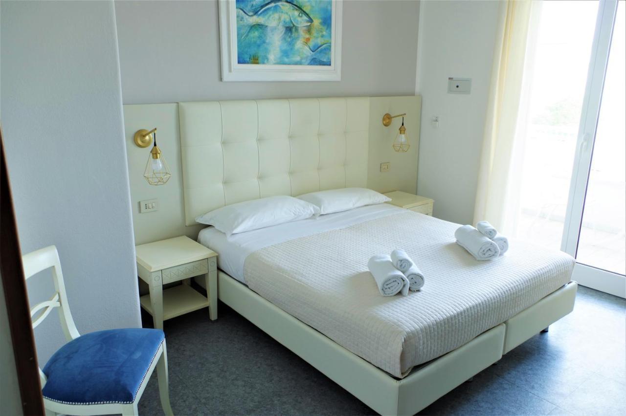 Golf & Beach Hotel Морской Милан Экстерьер фото